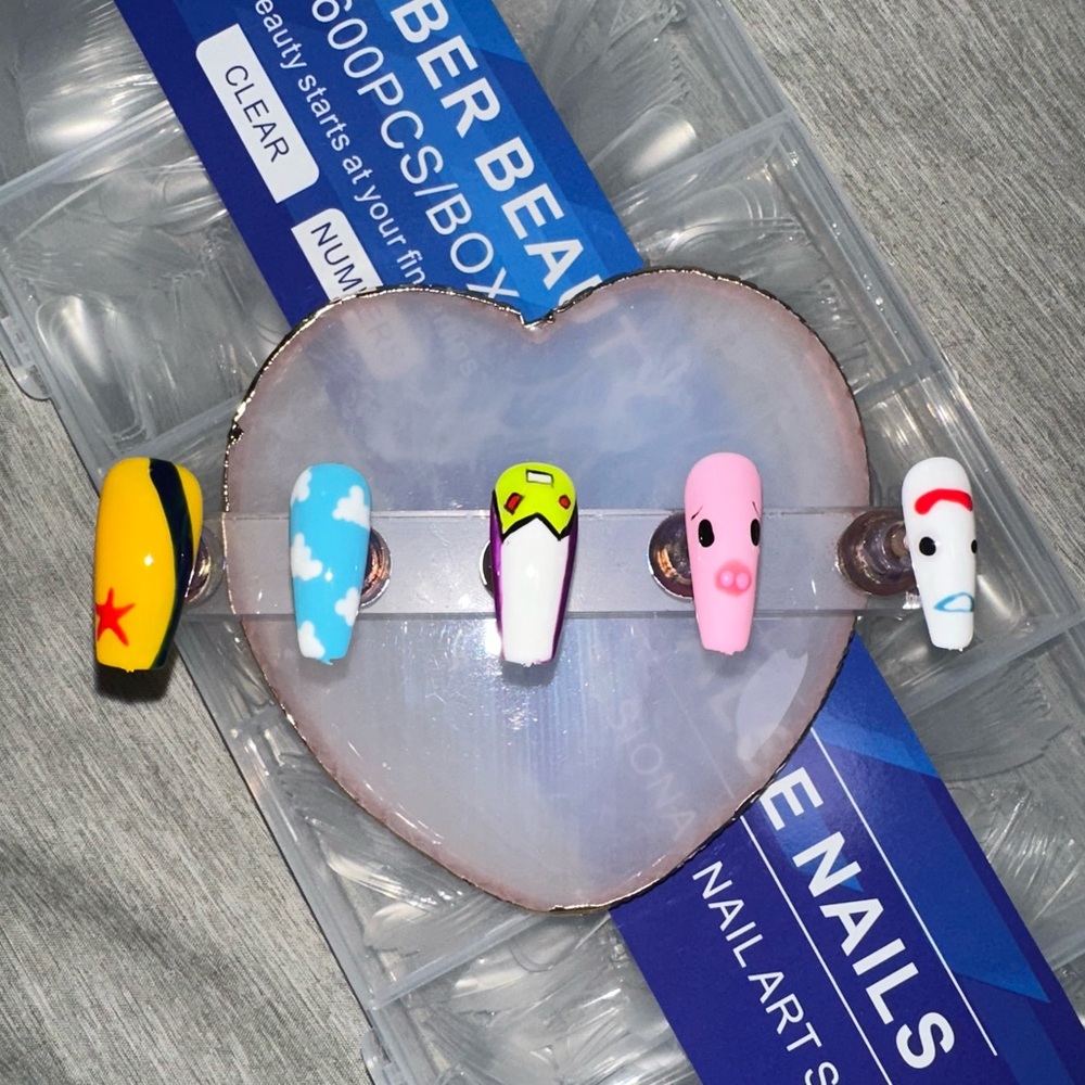 Custom press on nails
